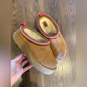 Ugg Tazz Platform Chestnut Slippers